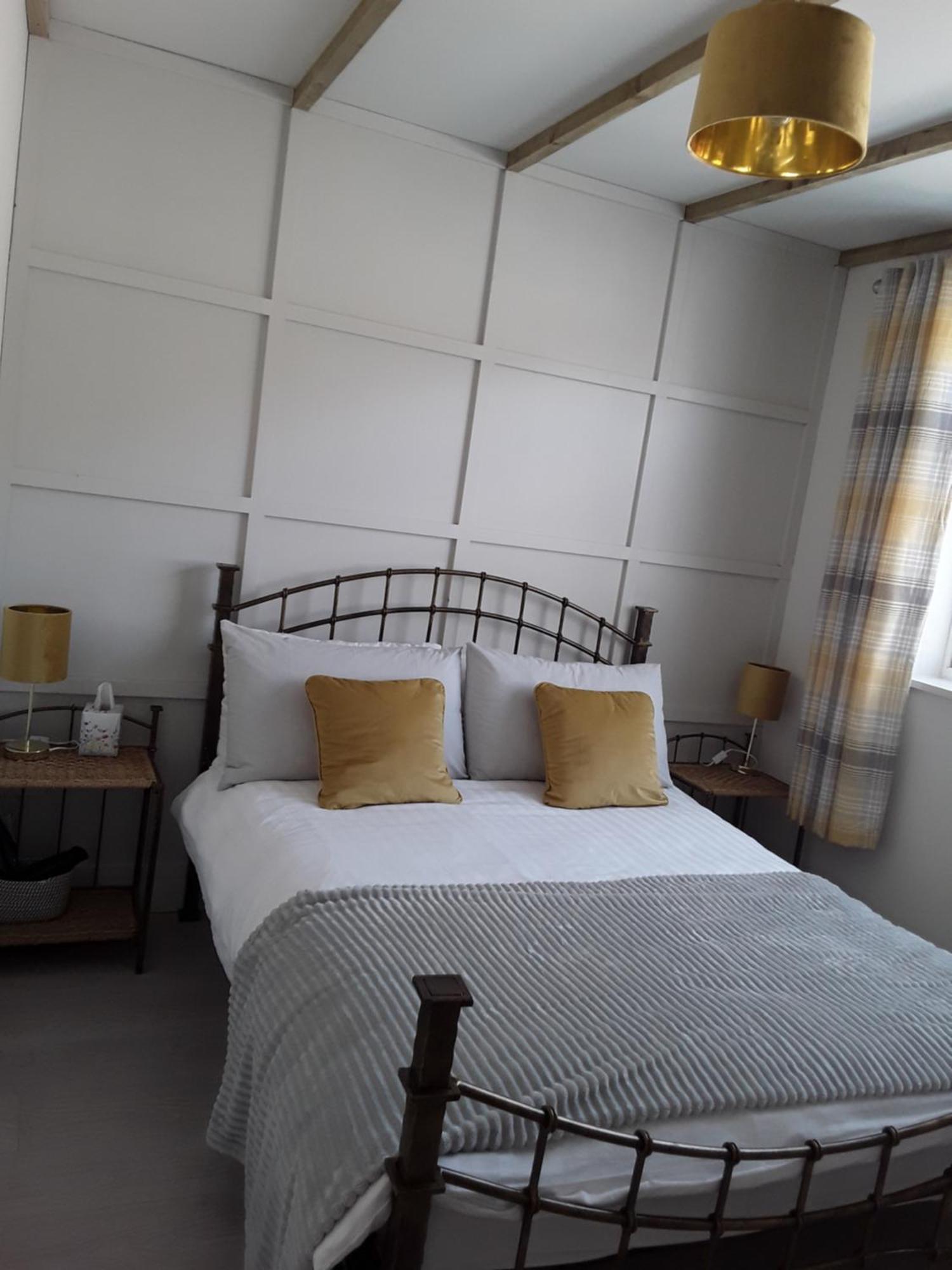 The Lodge Guesthouse Brittas Eksteriør billede