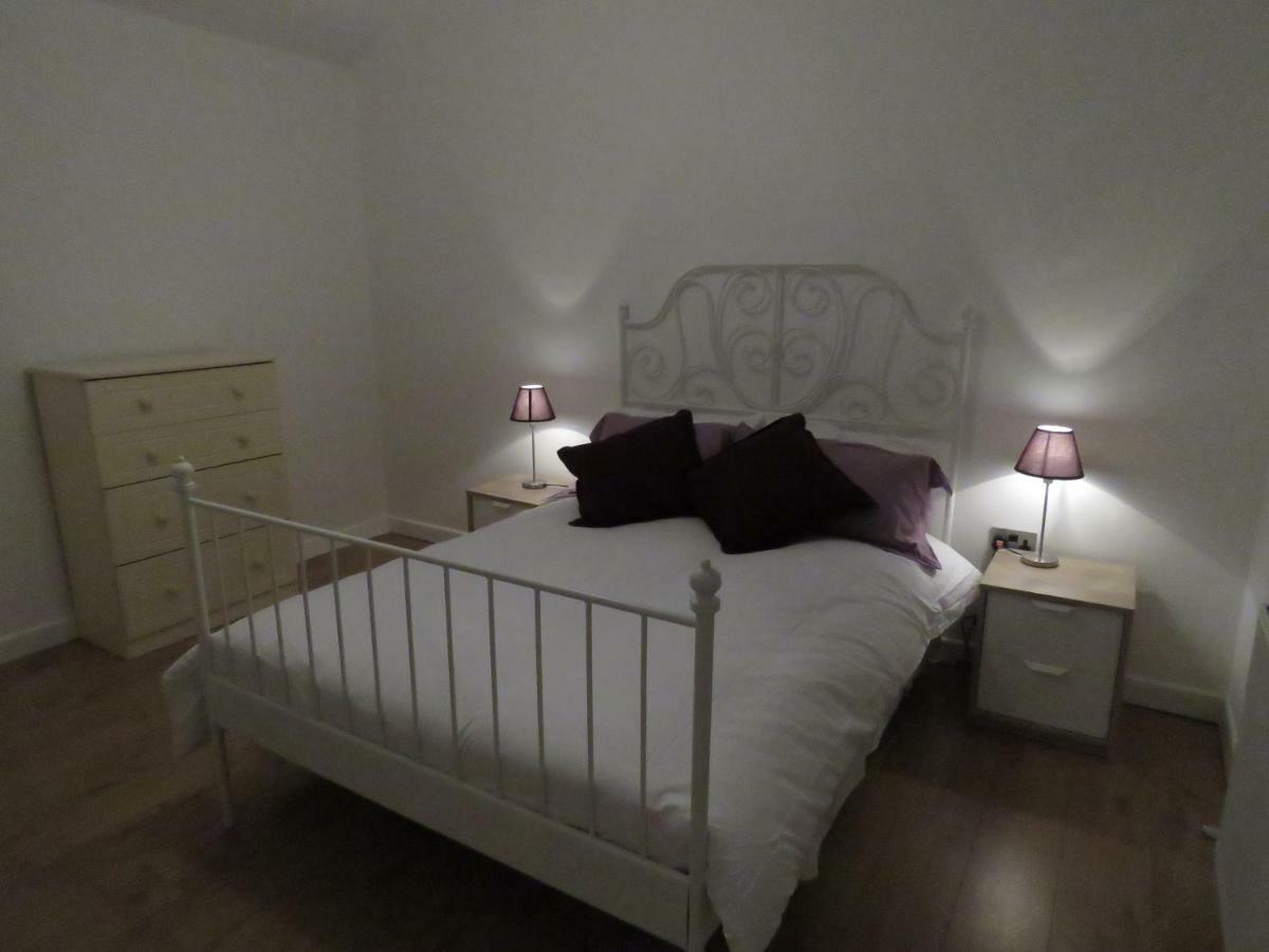 The Lodge Guesthouse Brittas Eksteriør billede